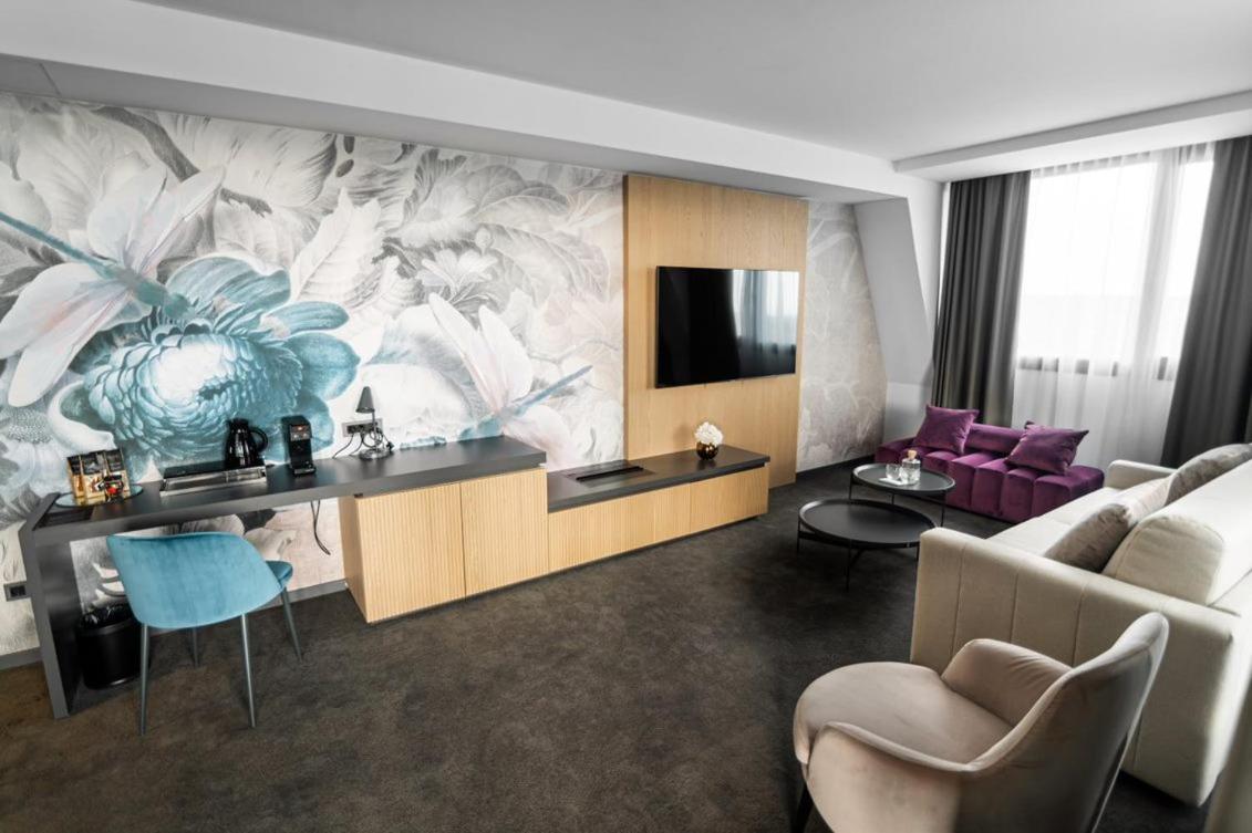 קראנז' Elegans Hotel Brdo מראה חיצוני תמונה